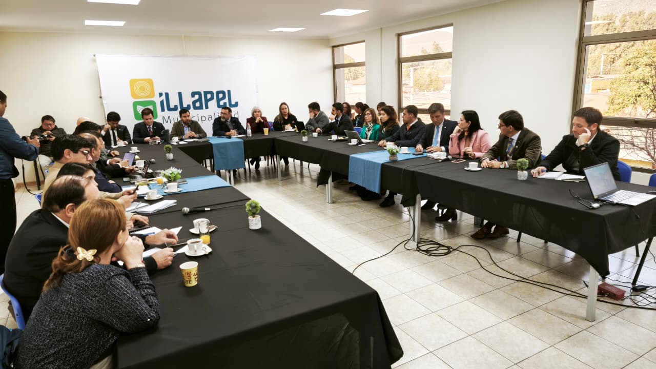 Gabinete Regional sesiona en Illapel para abordar necesidades comunales — foto 1