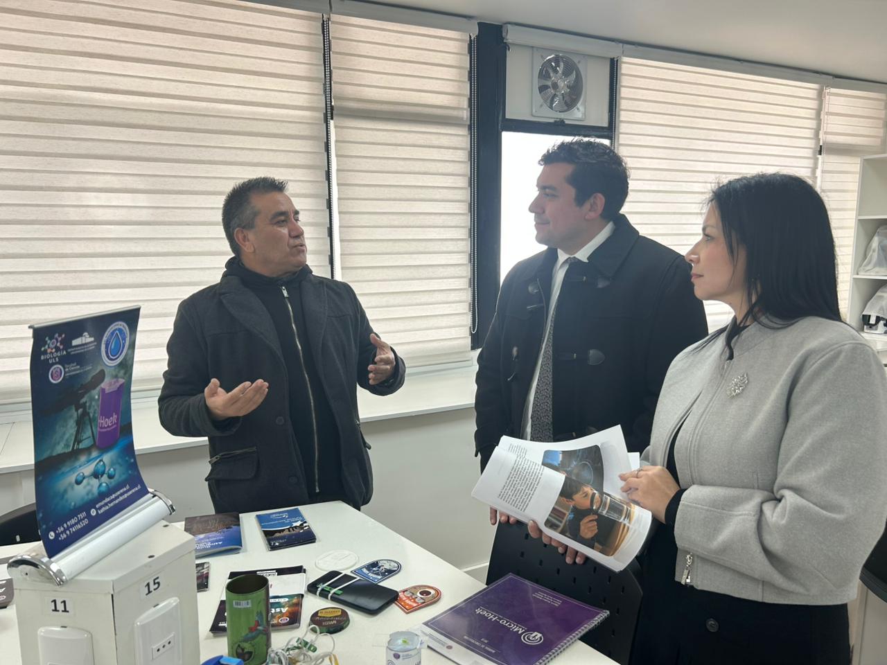 ULS desarrolla microscopio de bajo costo que funciona con celulares — foto 1