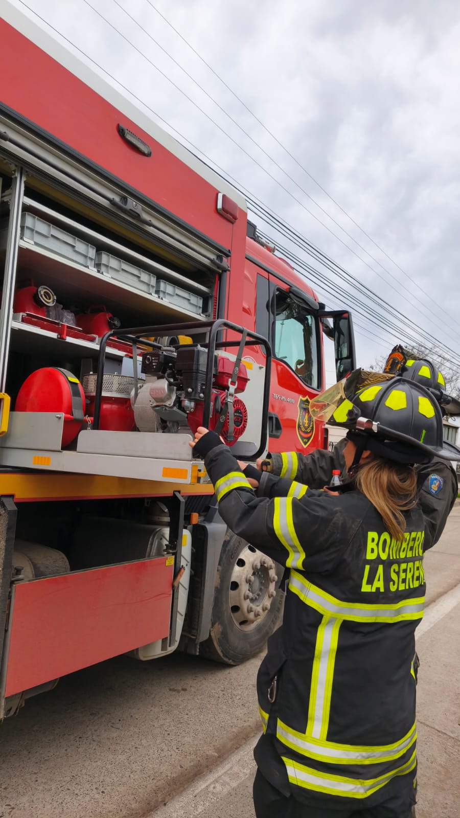 Más de 30 camiones aljibes de Bomberos distribuirán agua potable en la región