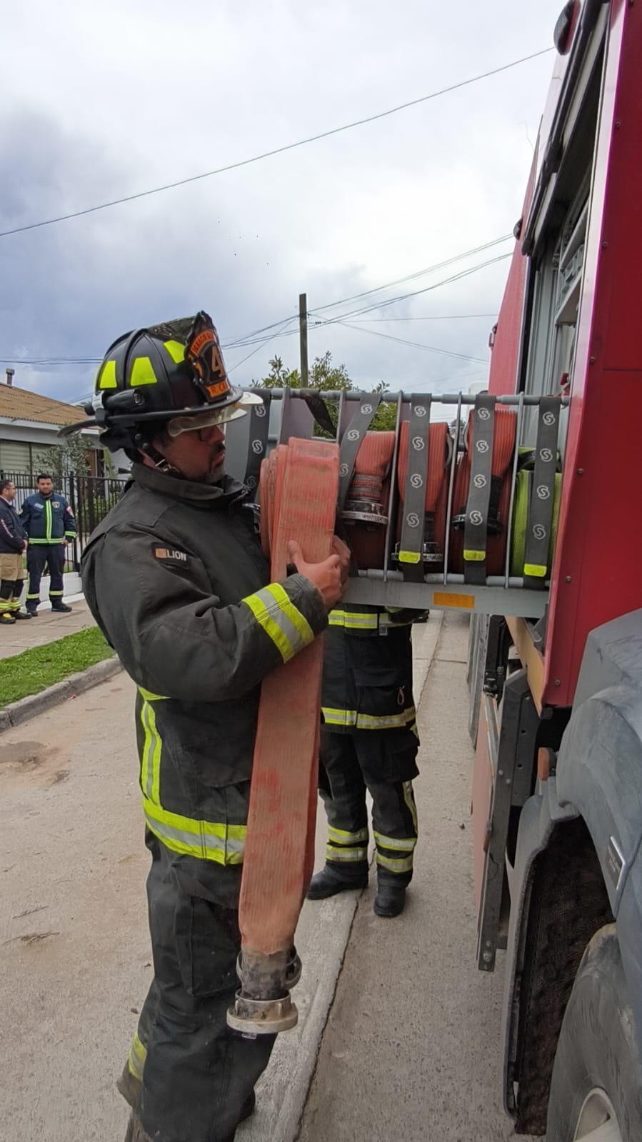 Más de 30 camiones aljibes de Bomberos distribuirán agua potable en la región — foto 2