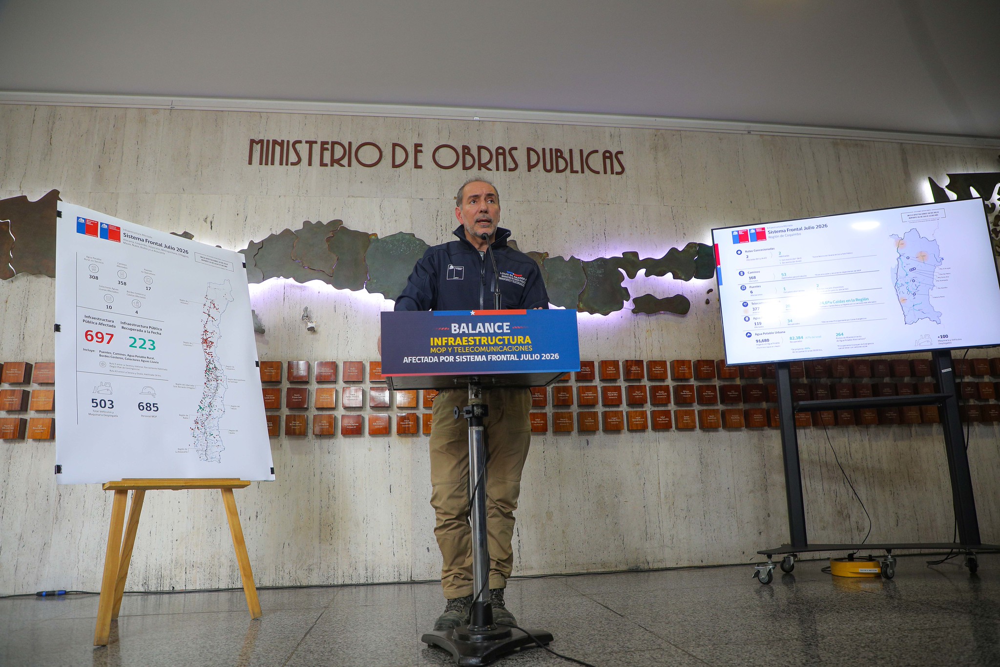 Biministro De Grange reporta avances en recuperación de conectividad tras sistema frontal