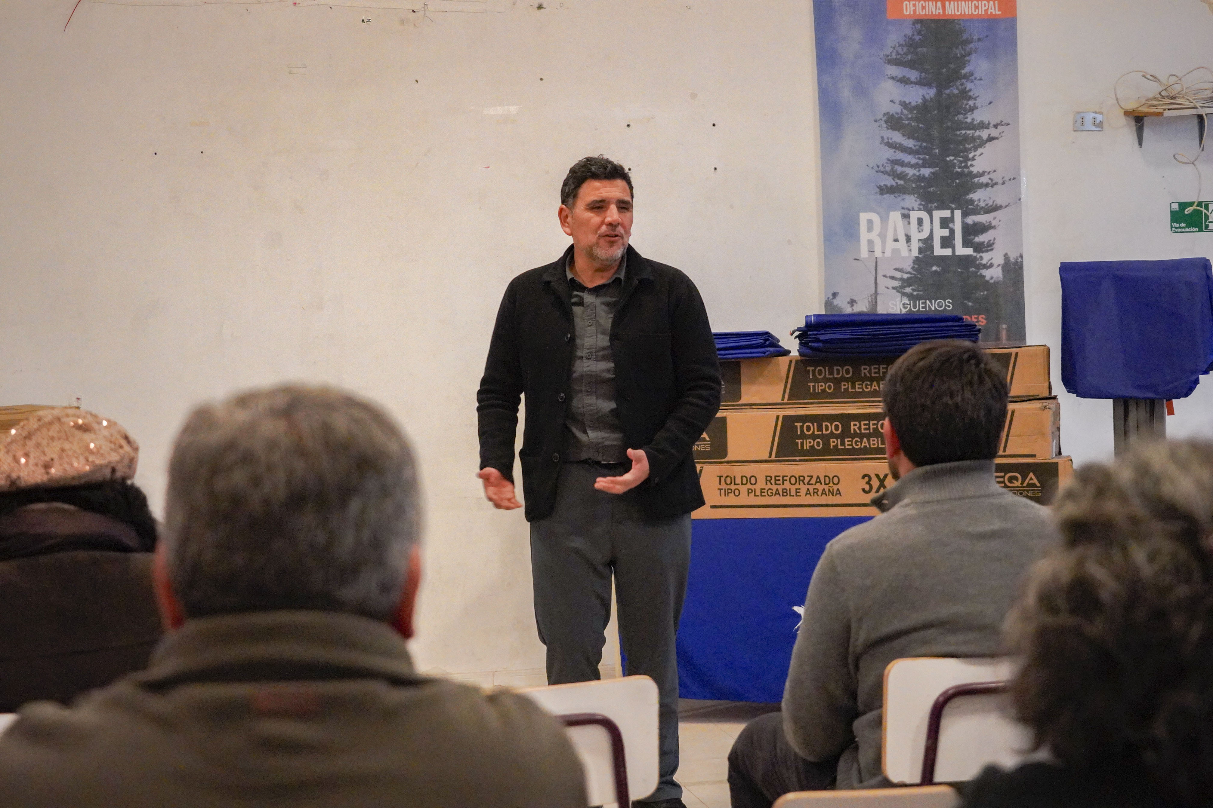 Unión Comunal del Río Rapel recibe mesas y toldos financiados con FONDEVE — foto 2