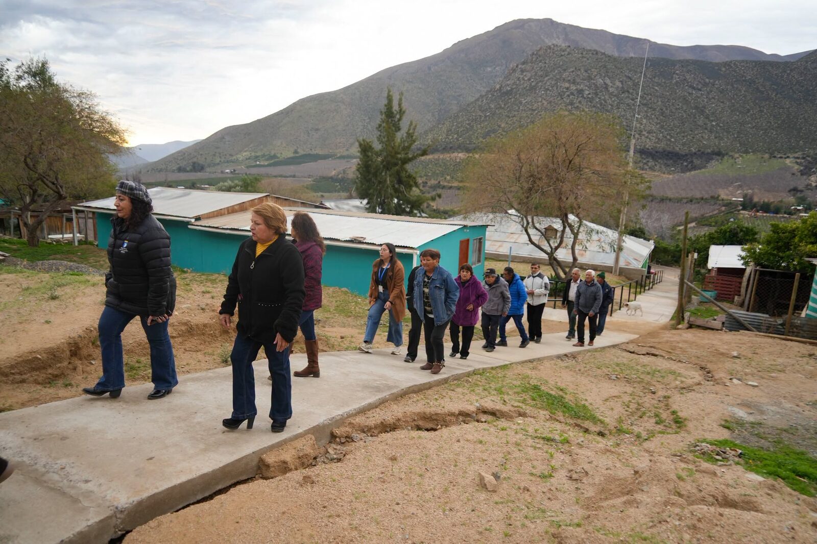 Los Clonquis inaugura pasarela comunitaria con inversión de $1.800.000