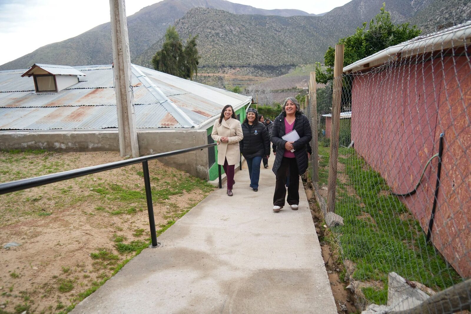 Los Clonquis inaugura pasarela comunitaria con inversión de $1.800.000 — foto 1