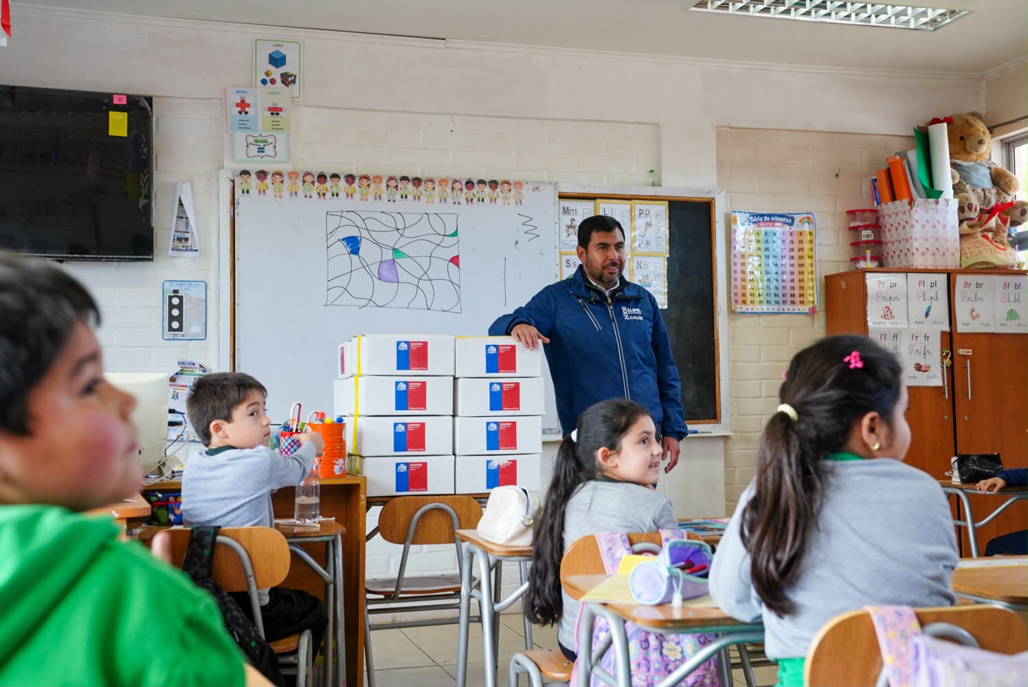 Municipalidad de Illapel entrega juguetes a estudiantes de Escuela Peralillo — foto 1