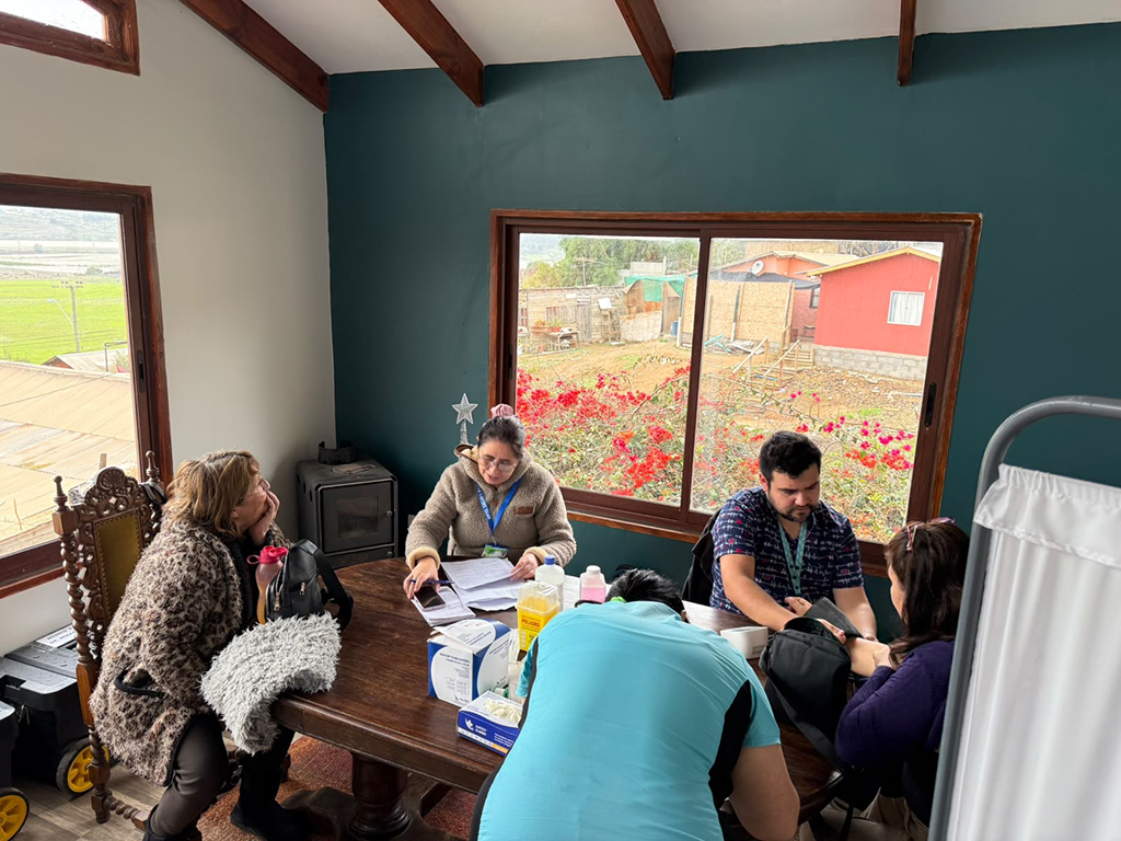 Operativo de salud llegó a El Arrayán tras lluvias que mantienen aislada la localidad — foto 4