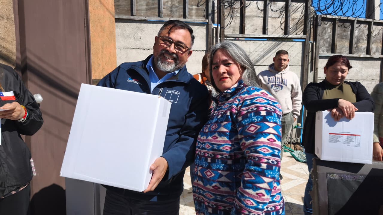 Gobierno entrega cajas de alimentos a familias afectadas por temporal en Coquimbo