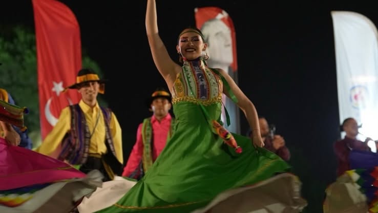Ballet Alas de Mi Patria hizo historia en Turquía ante 65 mil espectadores — foto 5
