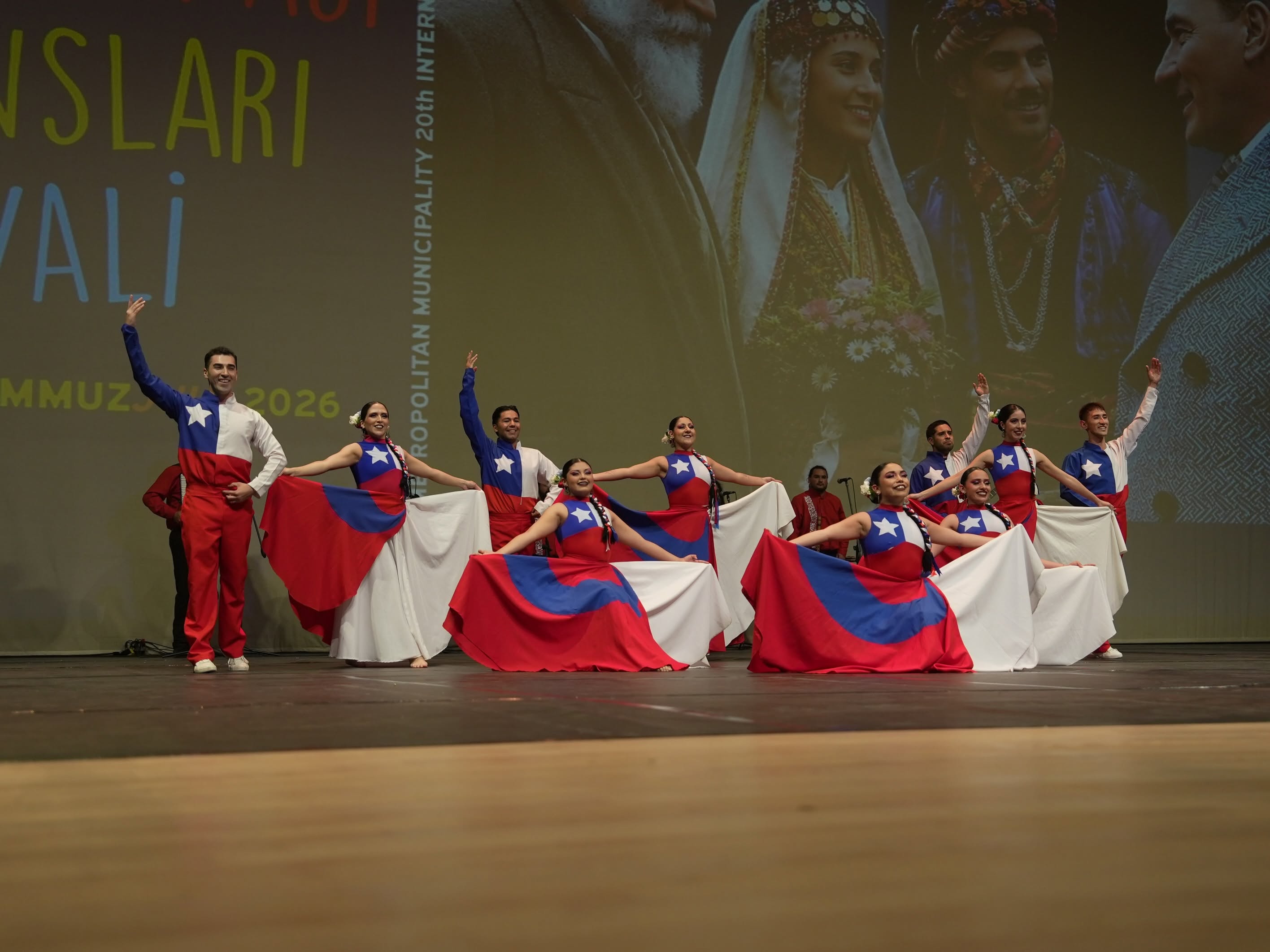 Ballet Alas de Mi Patria hizo historia en Turquía ante 65 mil espectadores — foto 2
