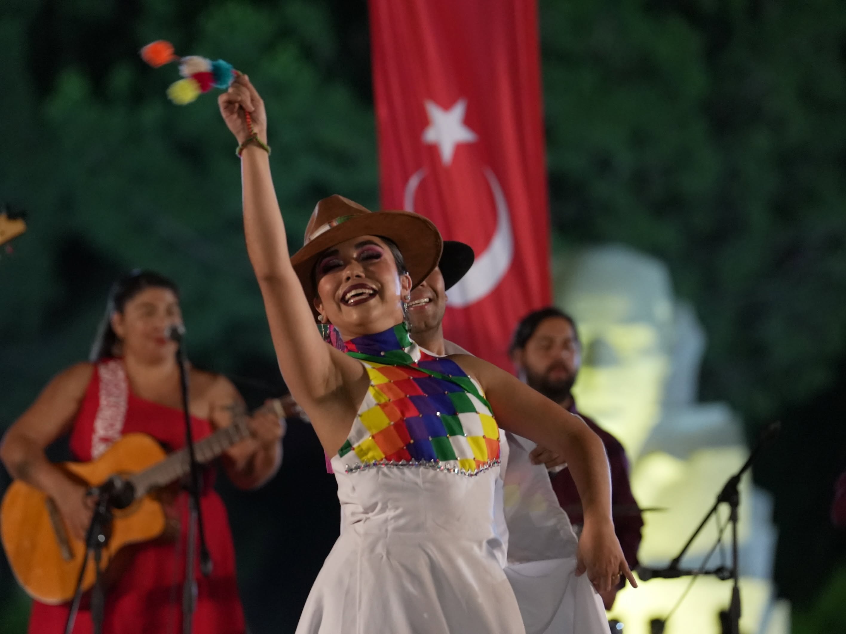 Ballet Alas de Mi Patria hizo historia en Turquía ante 65 mil espectadores — foto 1