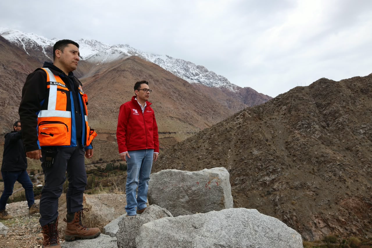 Gobernador Juliá exige solución urgente para socavón en Montegrande — foto 1