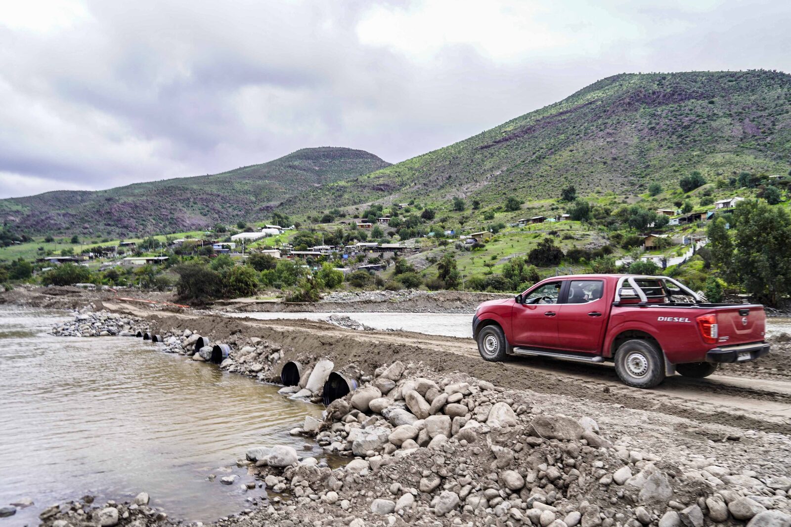 Habilitan paso provisorio hacia localidades aisladas de Monte Patria