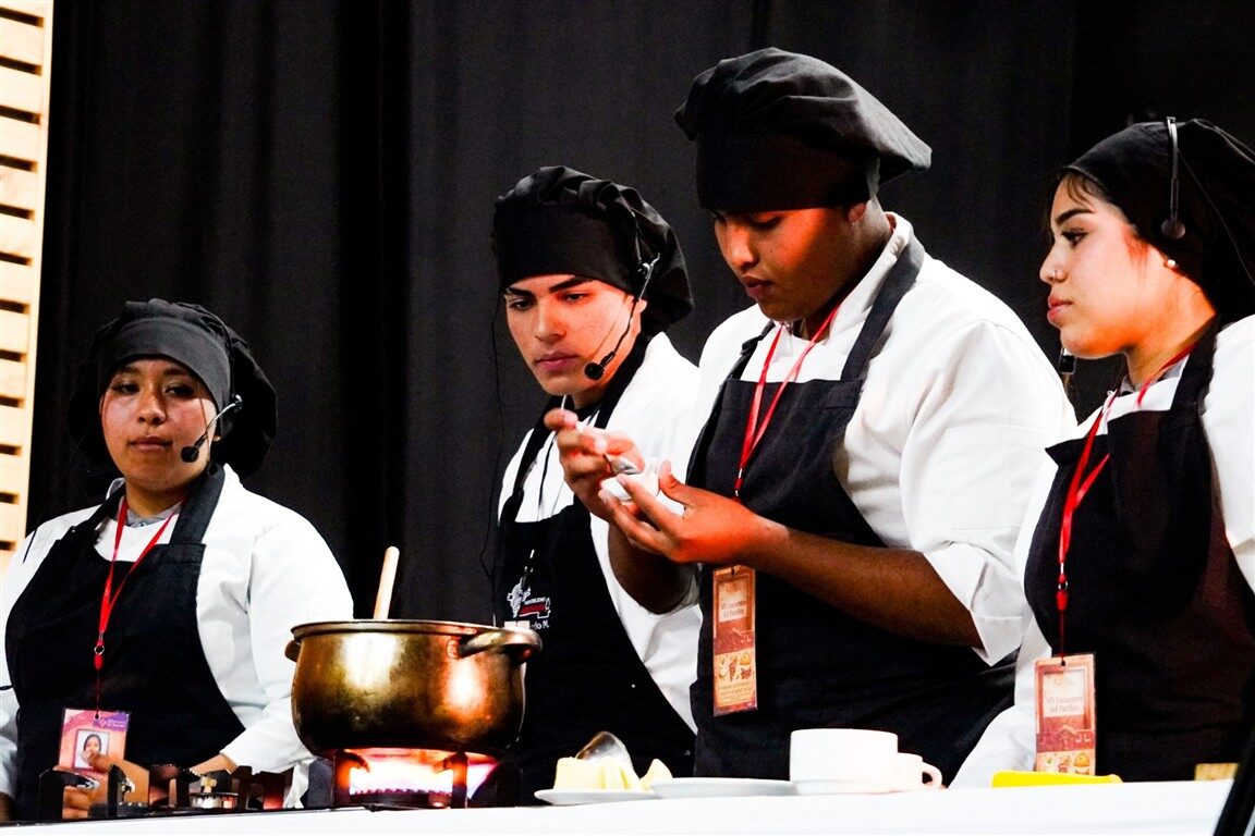 Liceo de Monte Patria reunió a chefs de tres países en seminario gastronómico — foto 2