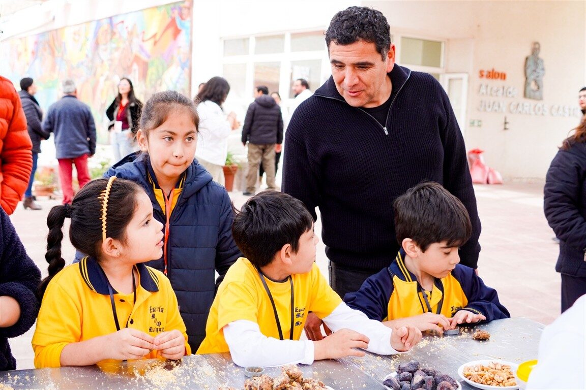 Liceo de Monte Patria reunió a chefs de tres países en seminario gastronómico