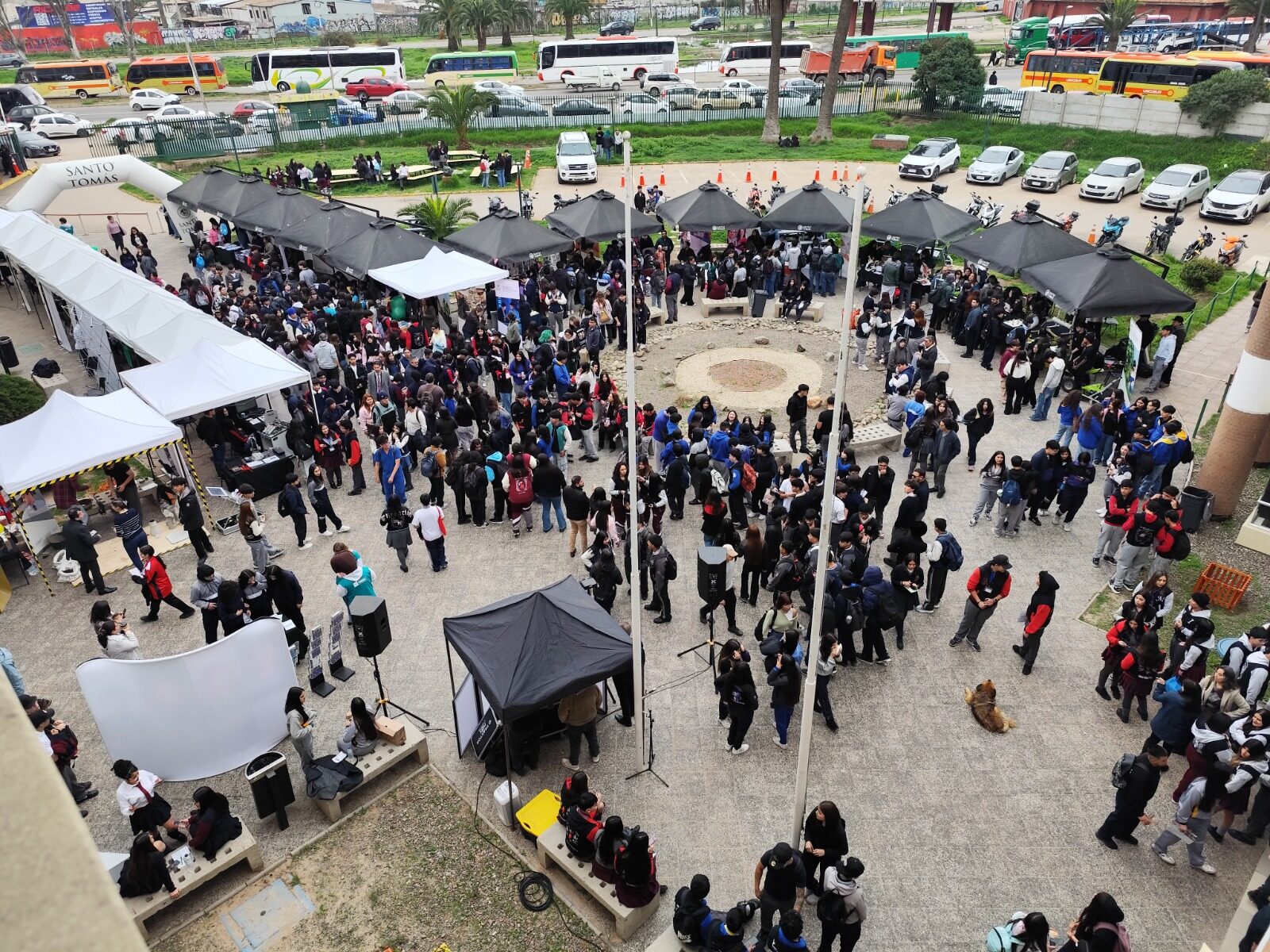 1.900 estudiantes visitaron feria vocacional de Santo Tomás La Serena — foto 1