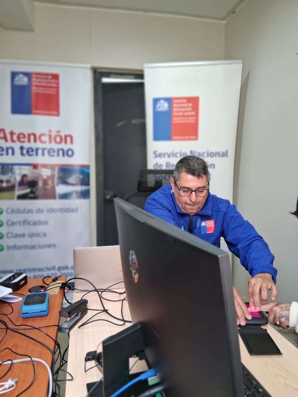 Jóvenes del Centro La Serena acceden a cédula y ClaveÚnica en operativo de reinserción — foto 1