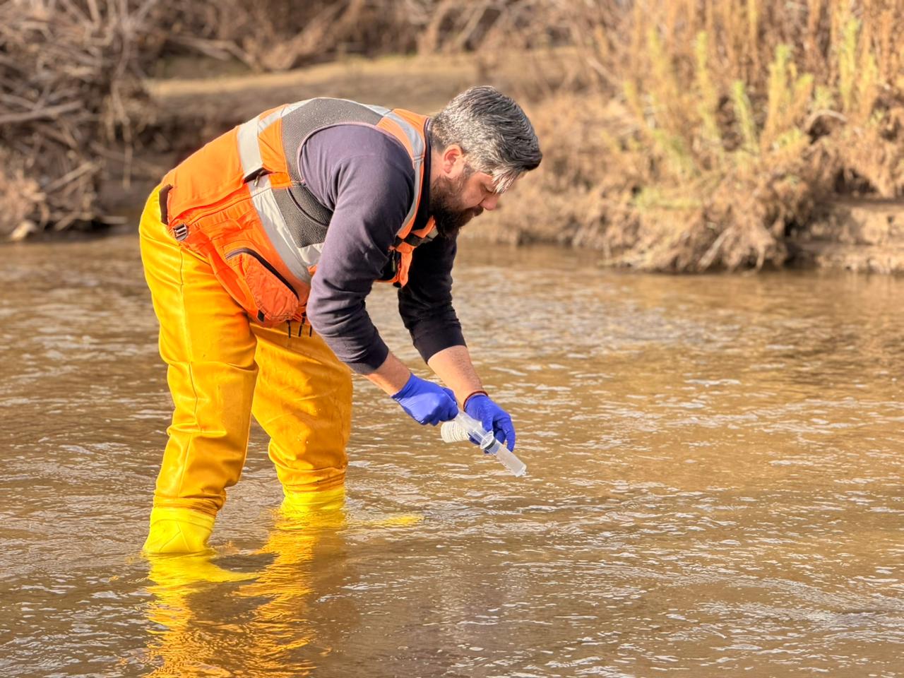 Los Vilos realiza estudios de agua tras derrame en Estero Pupío — foto 5