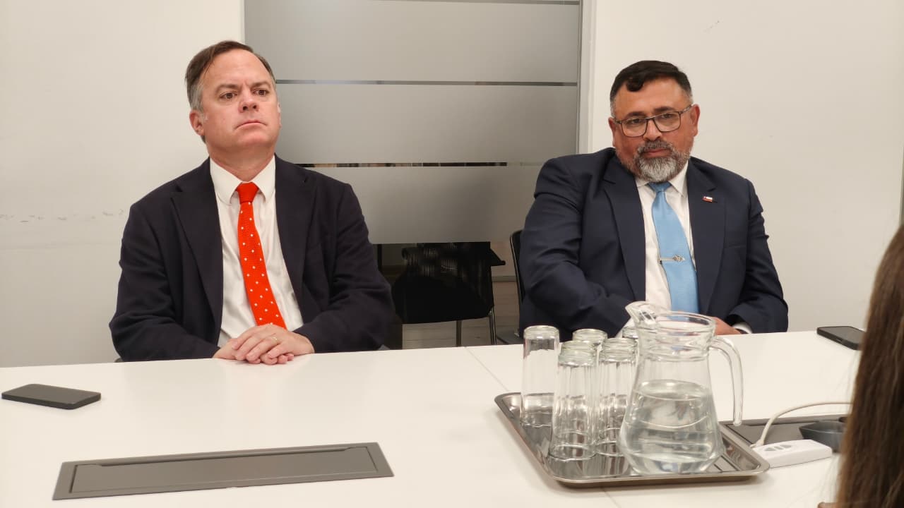 Delegado Pino y senador Walker coordinan avance de desaladora y circunvalación — foto 2