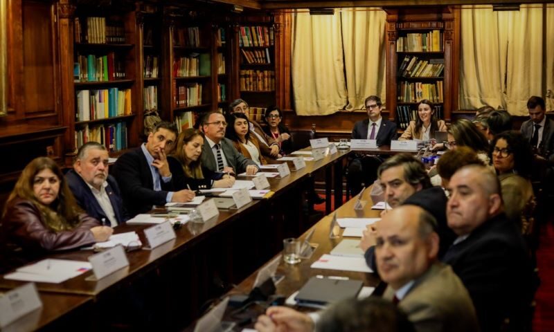 Mineduc presenta hoja de ruta para reducir burocracia y fortalecer liderazgo directivo