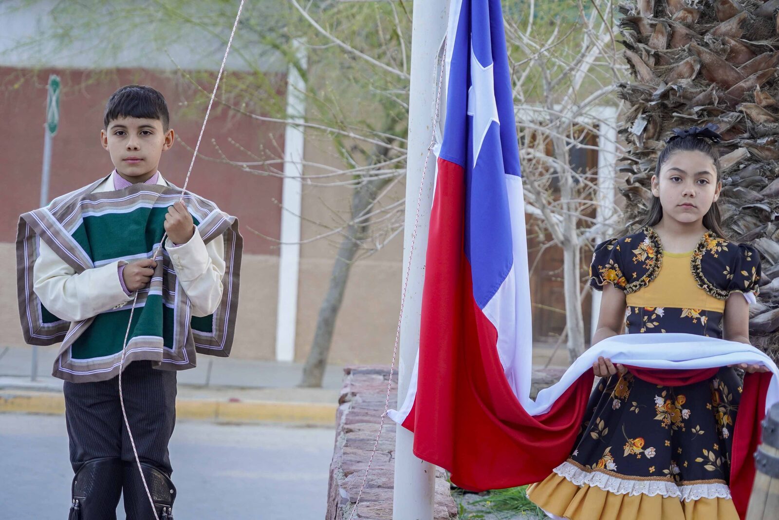 Tulahuén recibe septiembre con acto folclórico en la plaza — foto 1