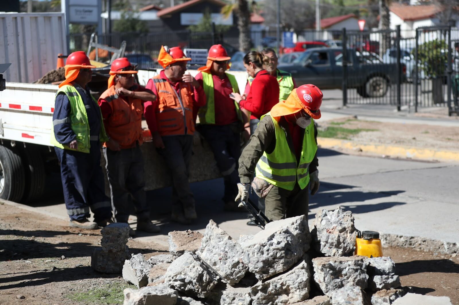 Aprueban $65 millones para repavimentar dos pasajes en Las Compañías — foto 1