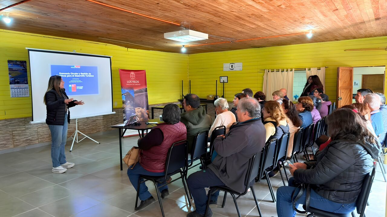 Taller capacita en turismo sustentable a actores de Pichidangui-Quilimarí
