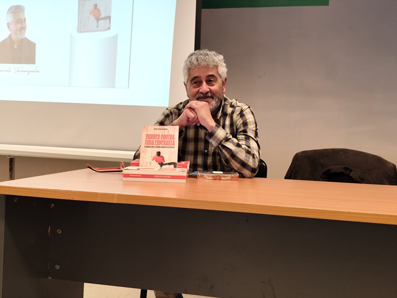 Docente serenense publica libro sobre su lucha contra el cáncer — foto 2