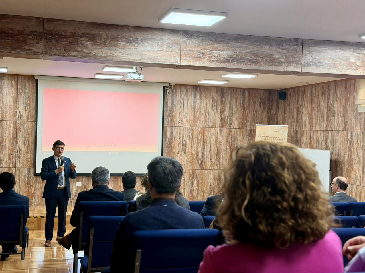 Seremi de Educación aborda desafíos educativos con sostenedores de colegios particulares subvencionados — foto 2