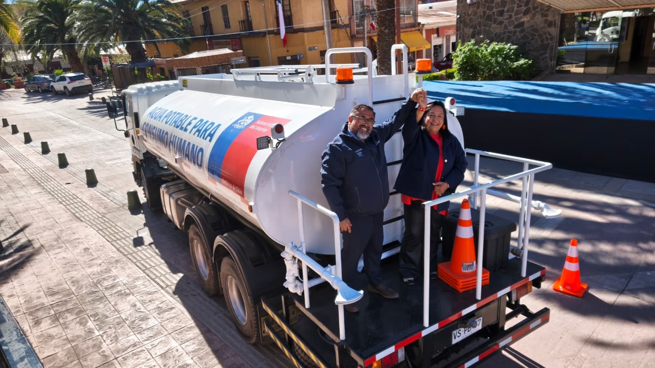 Gobierno entrega camión aljibe a Combarbalá para reforzar distribución de agua potable — foto 2