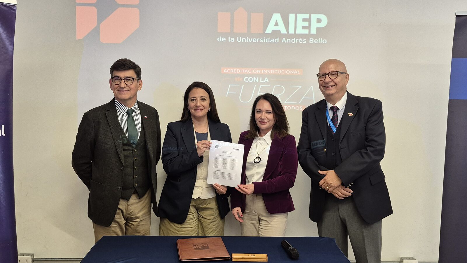 Servicio de Reinserción Juvenil y AIEP firman convenio de formación para jóvenes