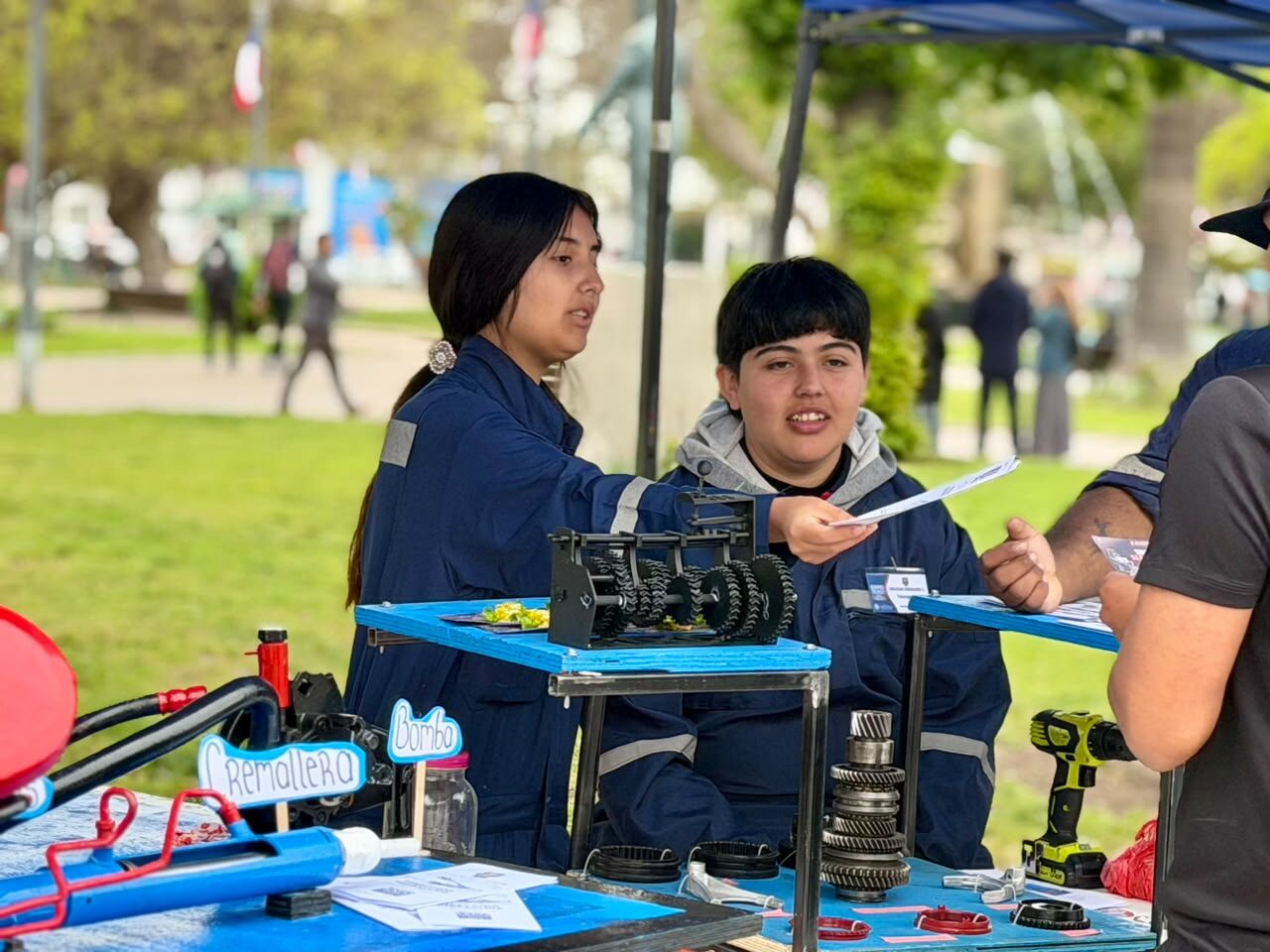 Seremi de Educación presenta Plan Somos TP en exposición de estudiantes técnico-profesionales — foto 2