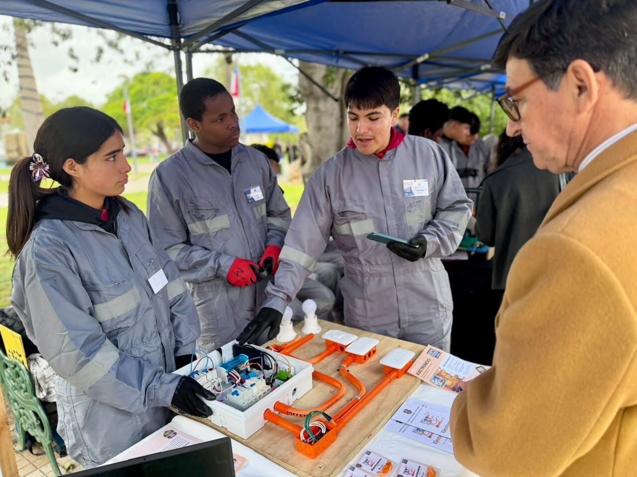 Seremi de Educación presenta Plan Somos TP en exposición de estudiantes técnico-profesionales — foto 3