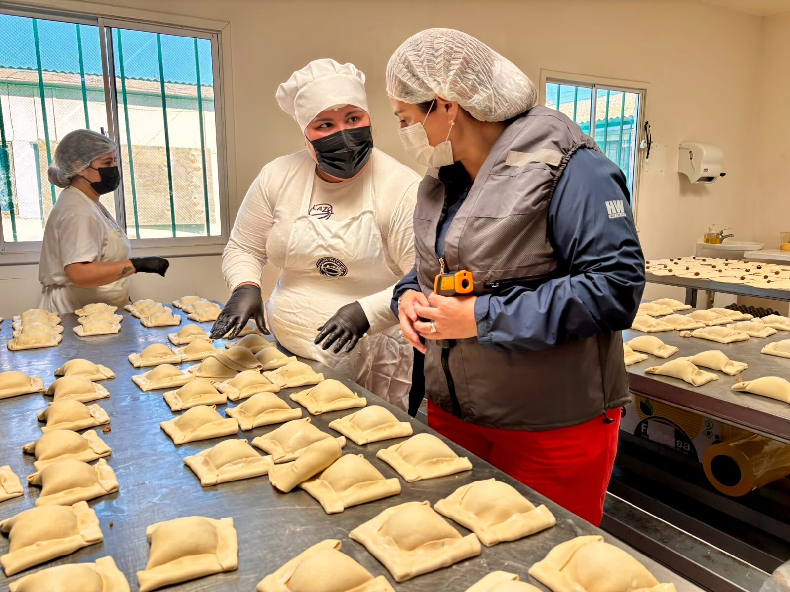 Seremi de Salud fiscaliza fábricas de empanadas en Coquimbo previo a Fiestas Patrias