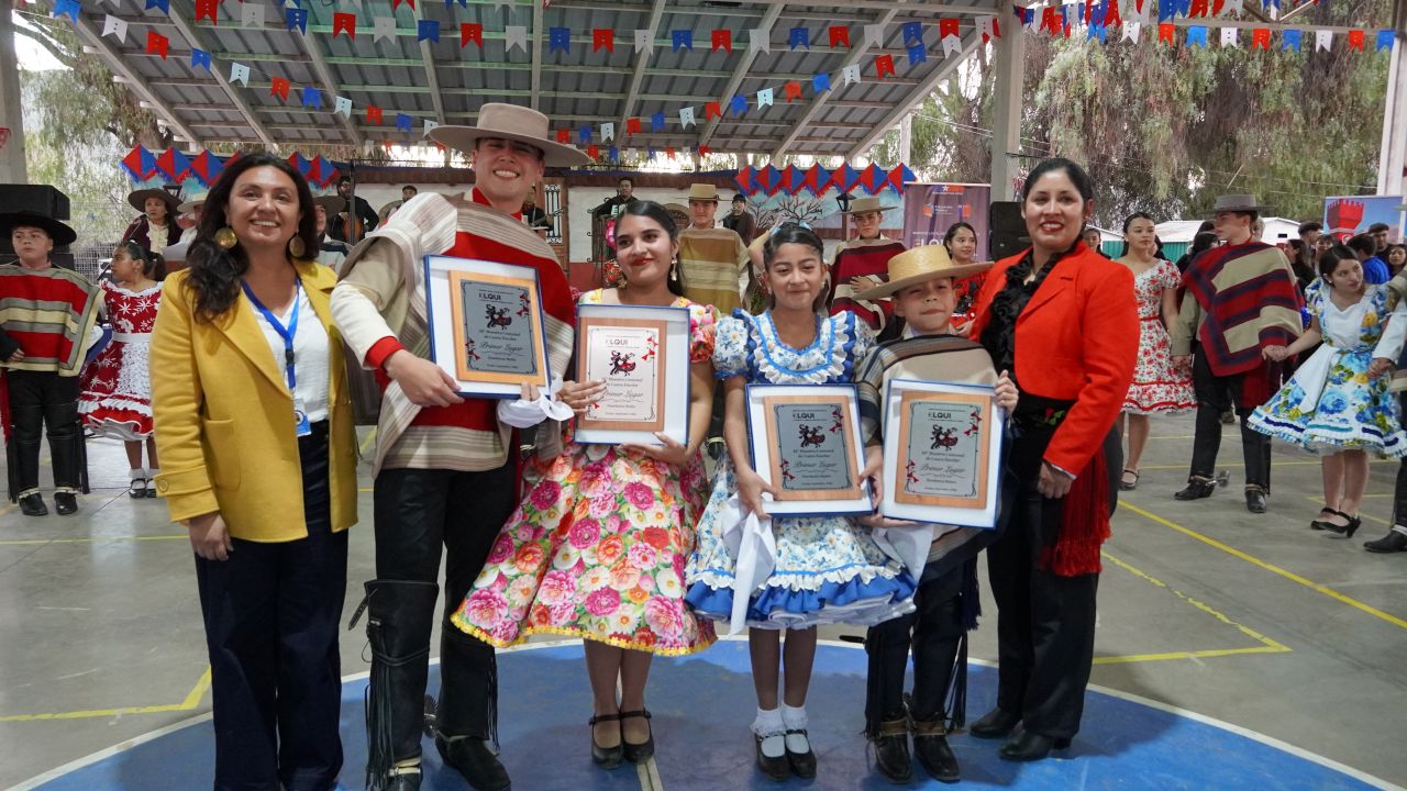 Estudiantes de Vicuña brillaron en la 46° Muestra Comunal de Cueca Escolar