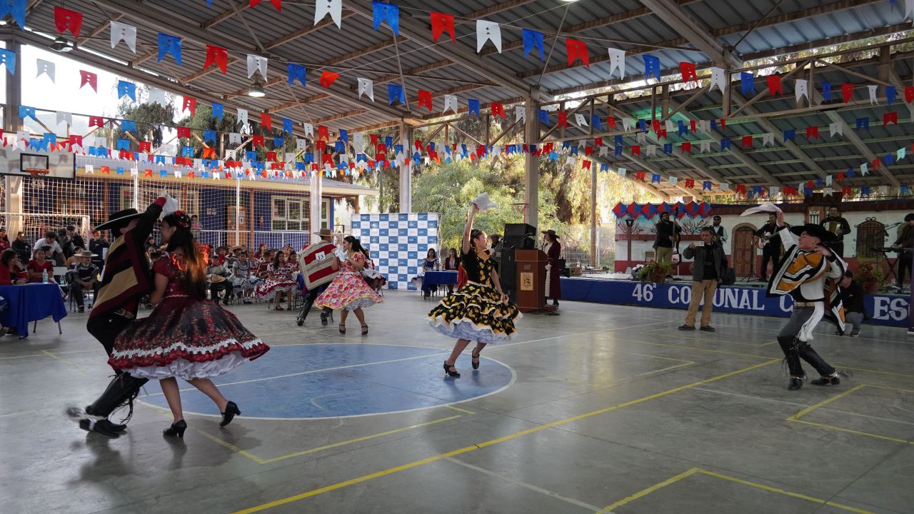 Estudiantes de Vicuña brillaron en la 46° Muestra Comunal de Cueca Escolar — foto 3