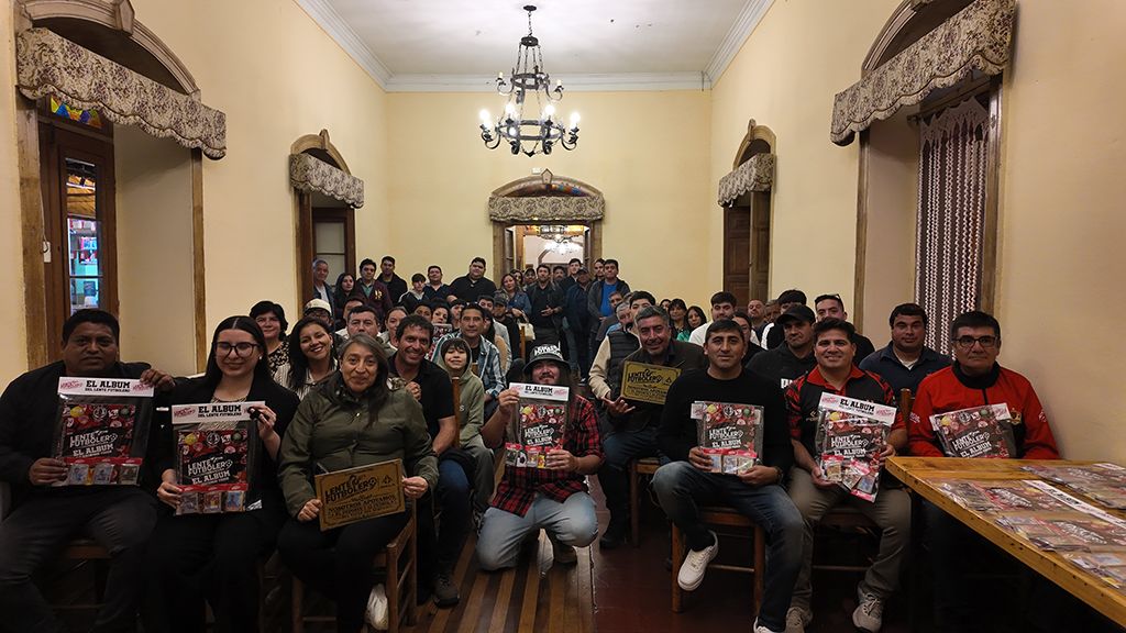 Vicuña lanza primer álbum de fútbol amateur rescatando memoria de sus clubes