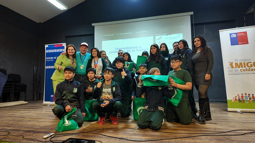 Estudiantes de Vicuña aprenden a prevenir la rabia y actuar ante murciélagos — foto 1