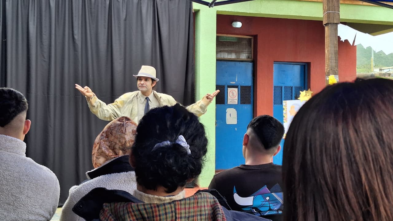 Obra teatral sobre Mistral y Huidobro llega a jóvenes del centro cerrado de Coquimbo — foto 2