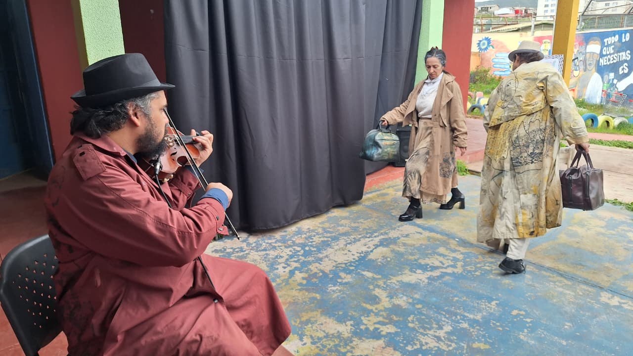 Obra teatral sobre Mistral y Huidobro llega a jóvenes del centro cerrado de Coquimbo — foto 3