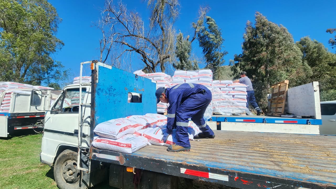 INDAP entrega alimento a 115 productores caprinos y apícolas de Salamanca tras temporal — foto 1