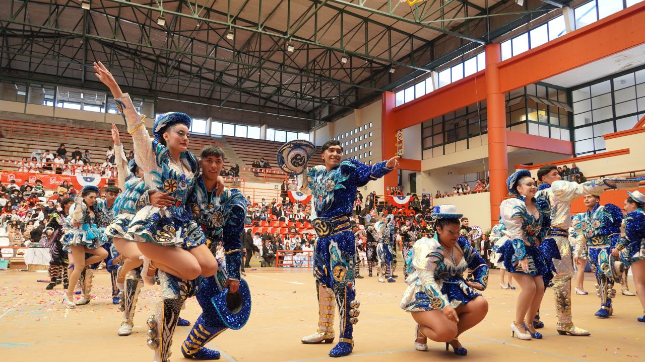 Colegio José Manuel Balmaceda realizó gala folclórica en Coliseo Monumental — foto 1