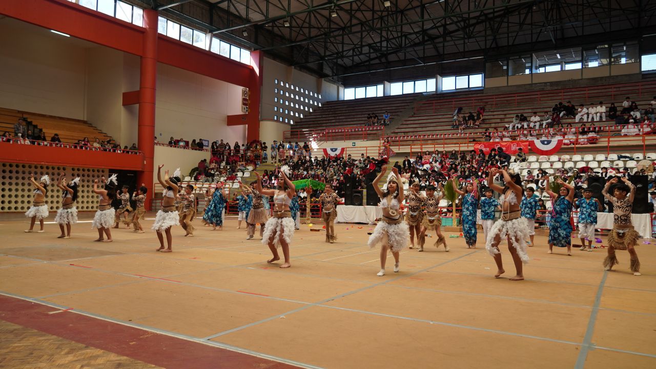 Colegio José Manuel Balmaceda realizó gala folclórica en Coliseo Monumental — foto 9