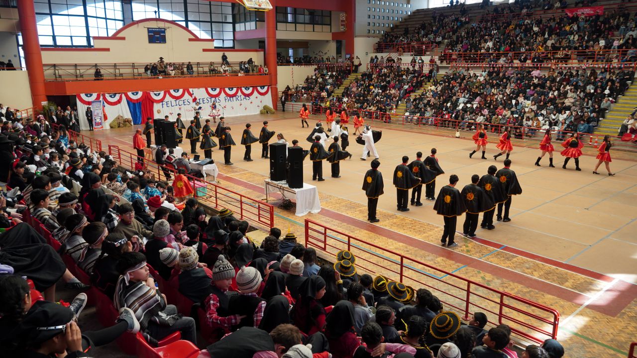Colegio José Manuel Balmaceda realizó gala folclórica en Coliseo Monumental — foto 4