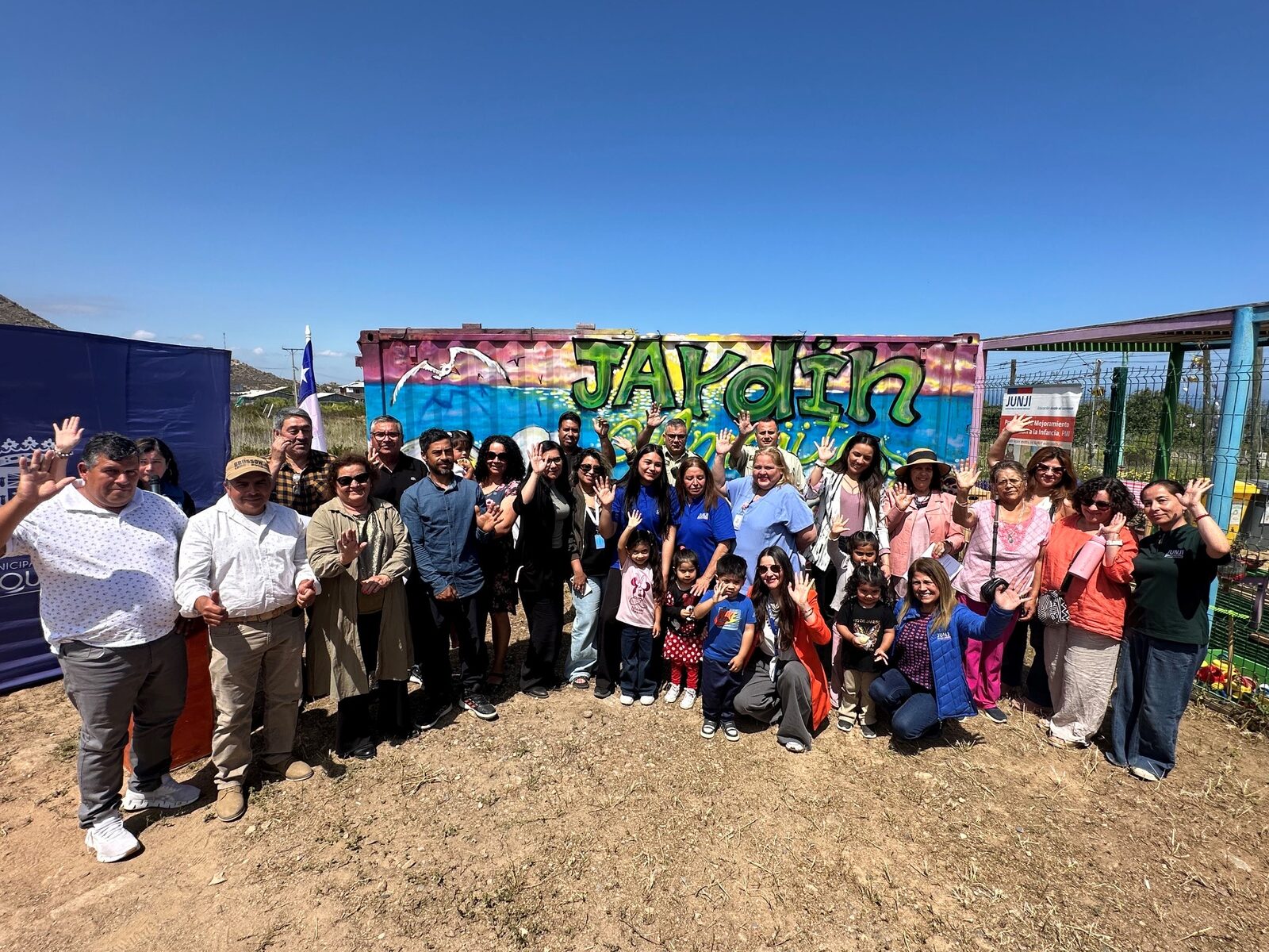 Jardín infantil de Totoralillo inaugura mural sobre saberes del mar