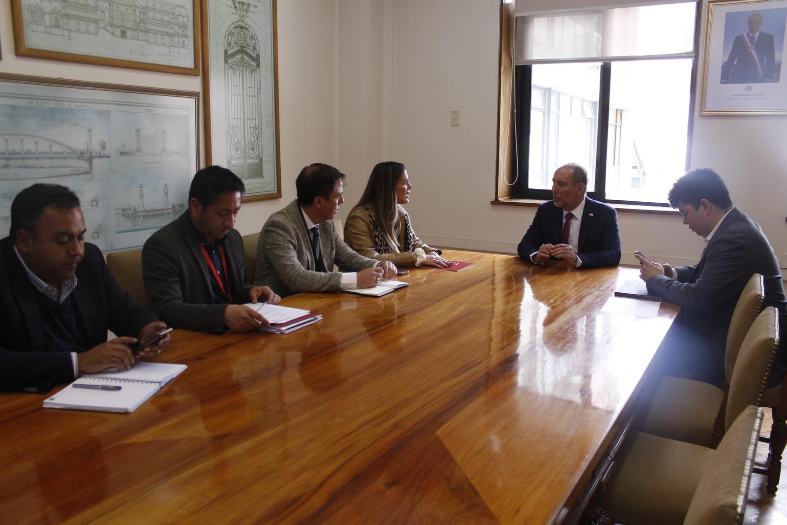 Alcaldesa Norambuena y ministro De Grange retoman proyecto de tranvía a nuevo hospital — foto 1