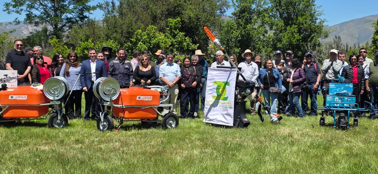 INDAP entrega maquinaria a 64 agricultores de Salamanca con inversión de $102 millones
