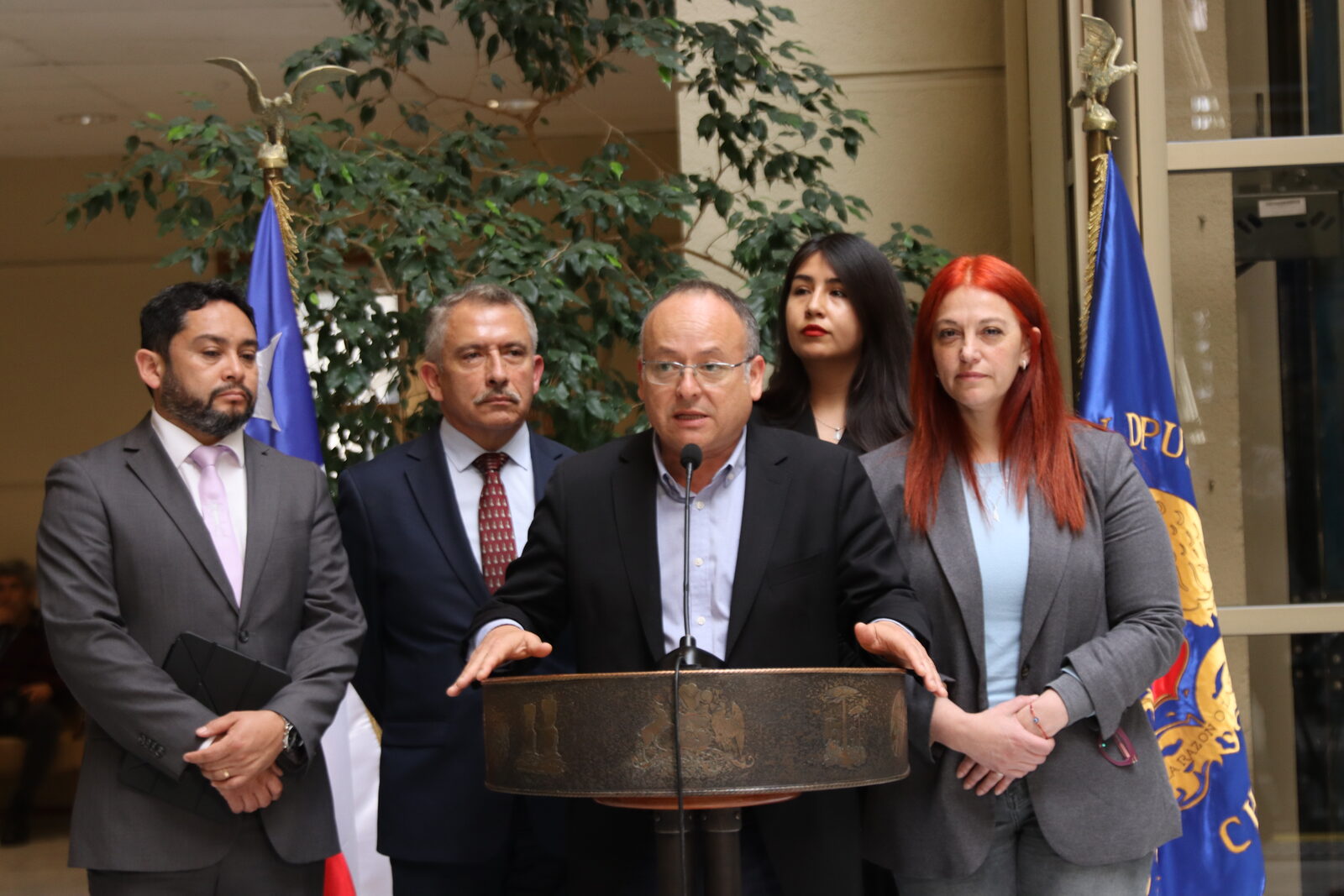 Diputado Salinas respalda proyecto para proteger animales en emergencias y critica recorte a Ley Cholito