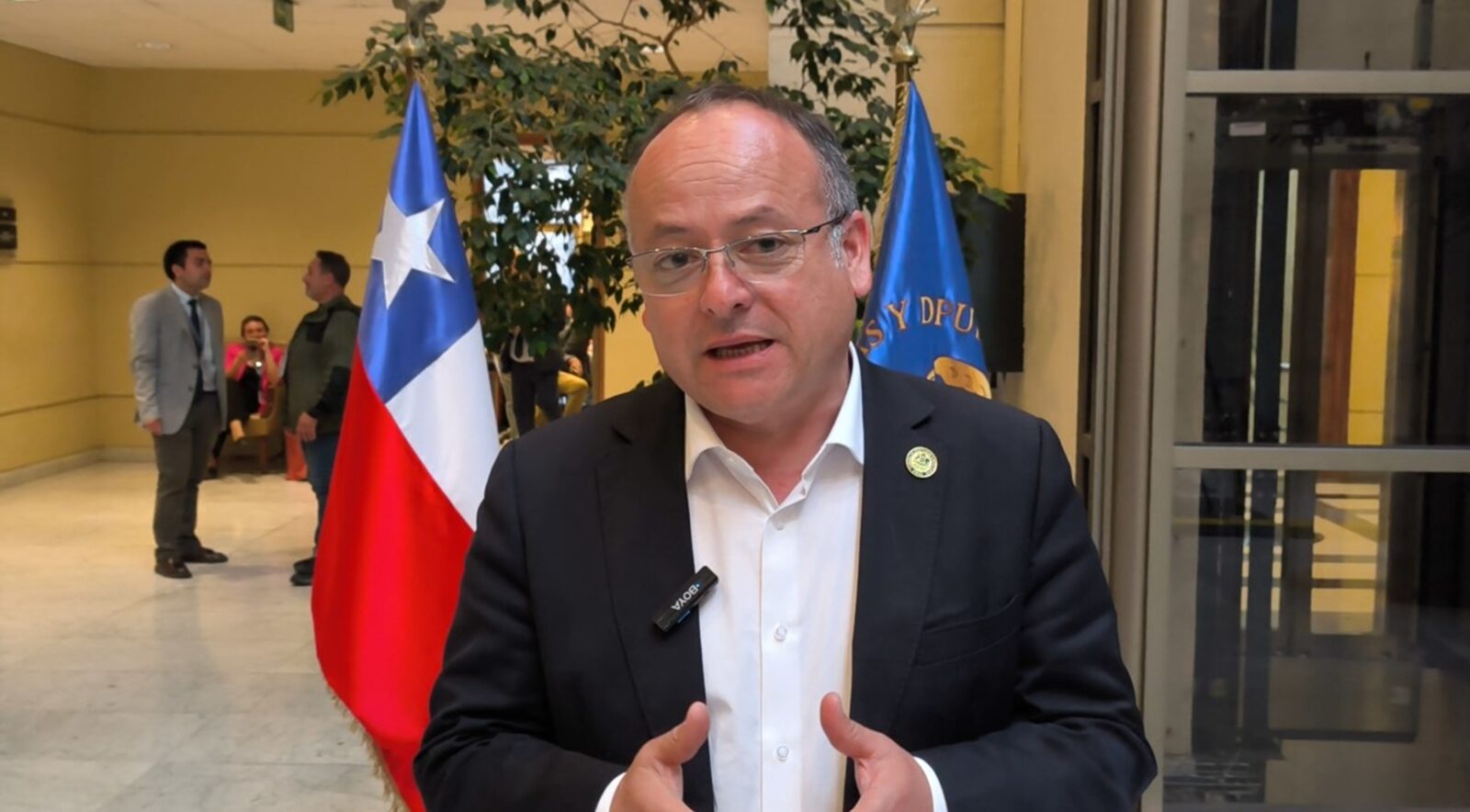 Diputado Salinas anuncia acusación constitucional contra ministro Rabat por rebaja de condenas