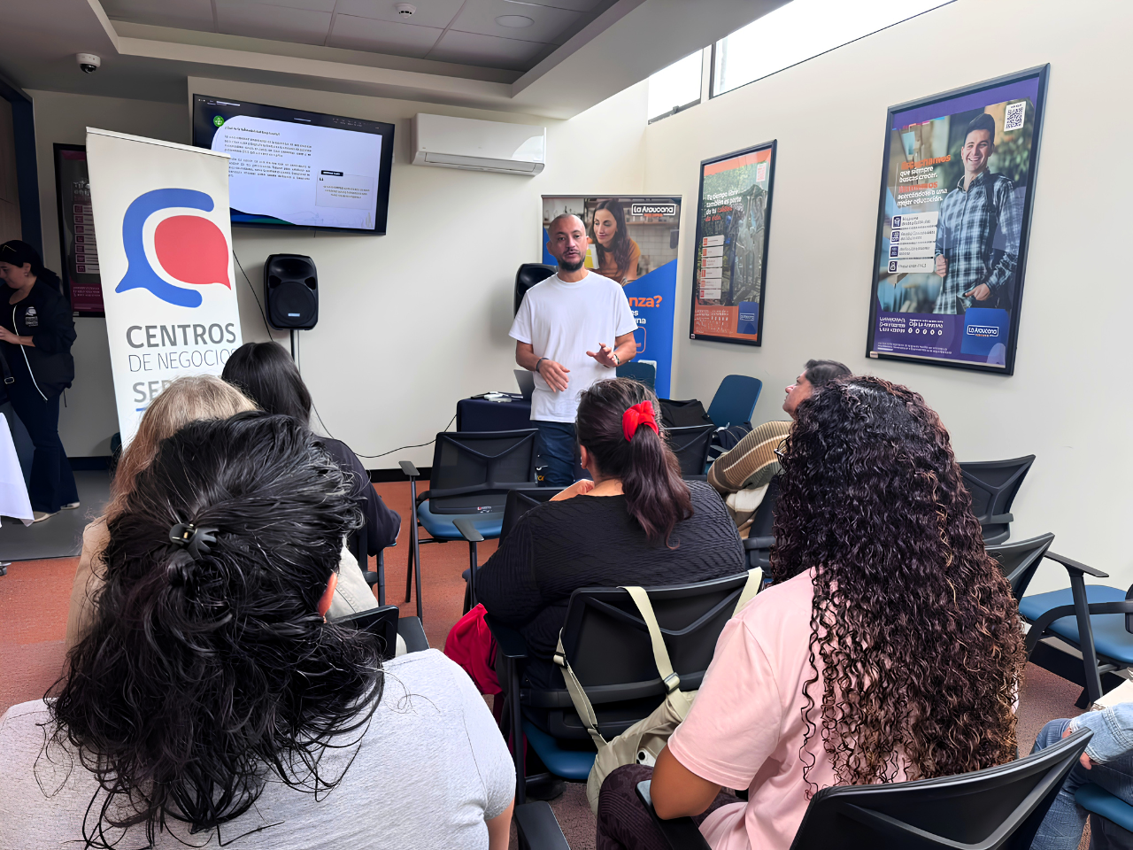 Emprendedoras de Vicuña se capacitan en economía circular y sostenibilidad — foto 1