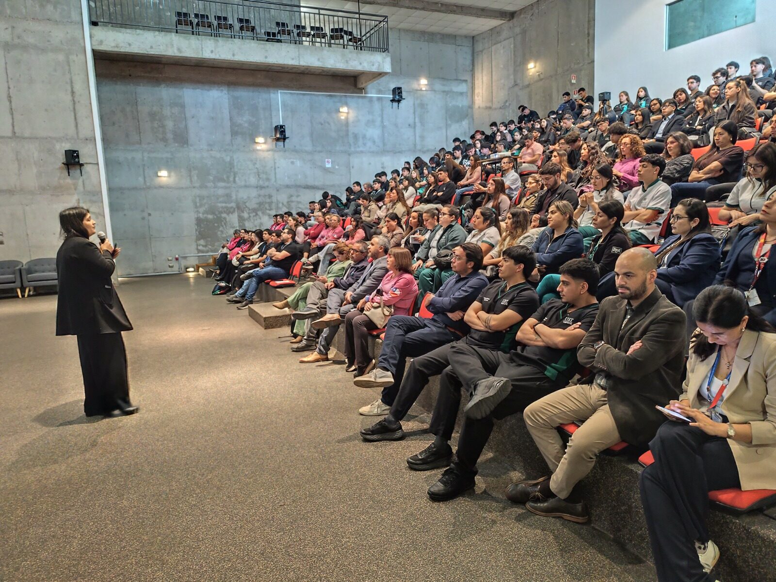 Jornada oncológica reúne a 200 personas en La Serena